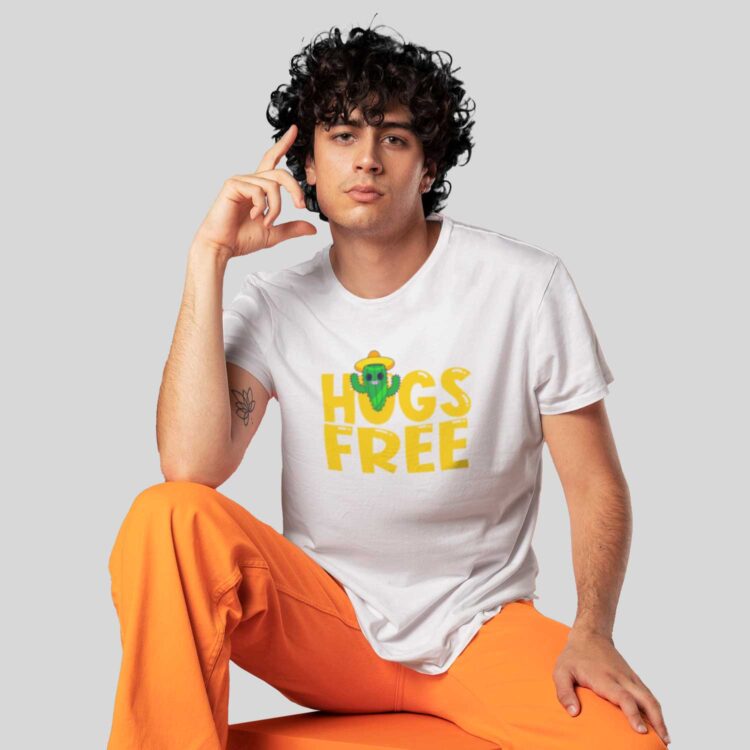 Free Hugs Printed Men's Round Neck T-Shirt